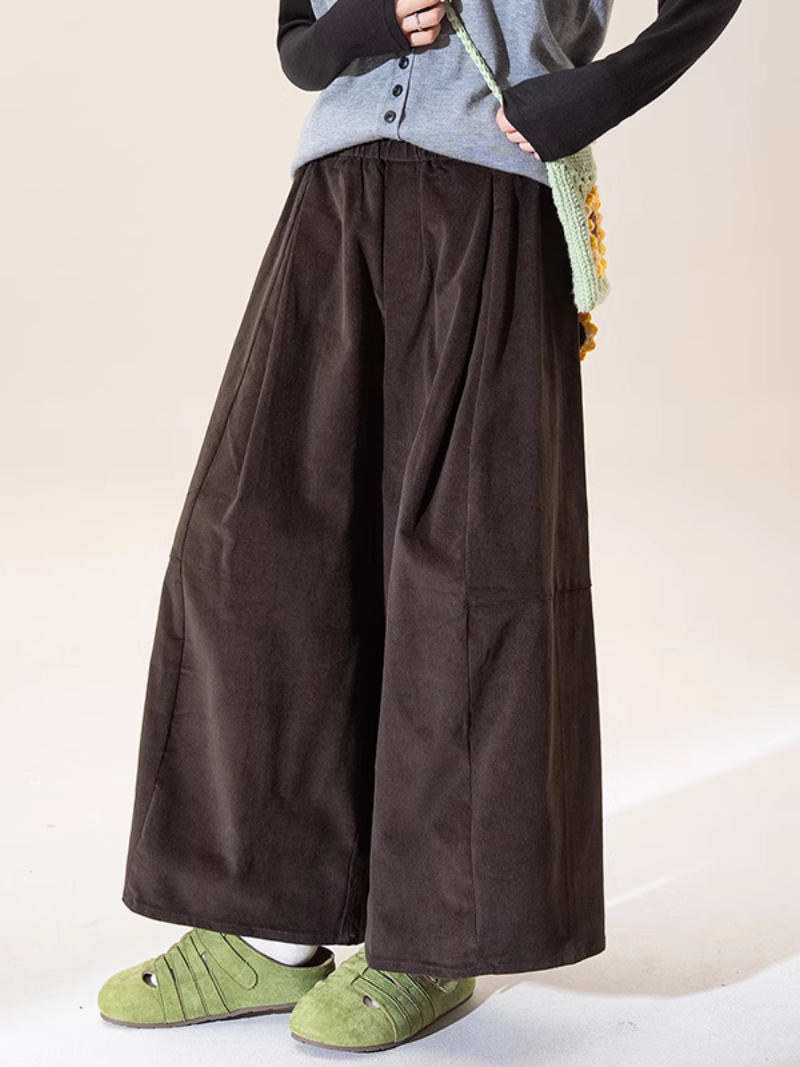 Soft Pleat Corduroy Palazzo Pants: A Stylish, Wide-Leg Fit
