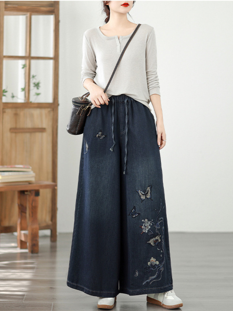 Women's Summer Charm High Quality Embroidered Bottom