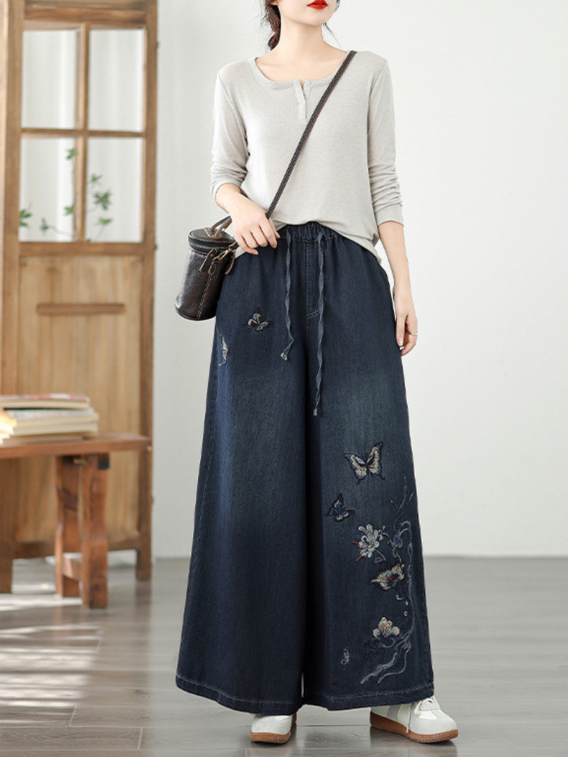 Women's Summer Charm High Quality Embroidered Bottom